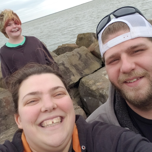 Meet your Posher, Nicole - Picture 2 of 3